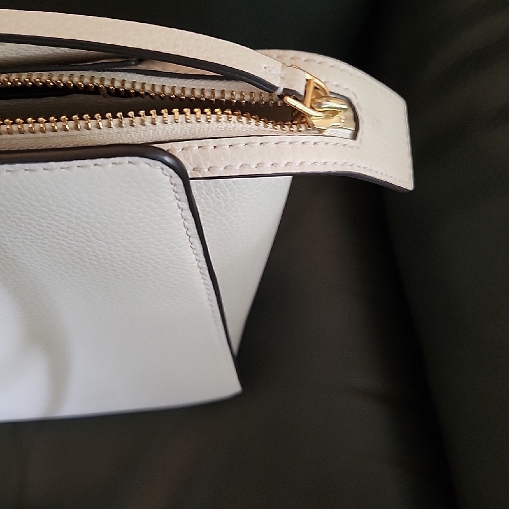 Tory Burch Cream Tote Bag - Picture 7 of 10